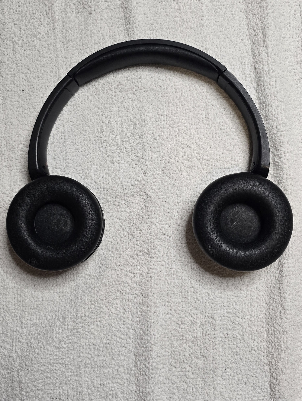 Black Wireless Over-Ear Headphones - Comfortable Design
